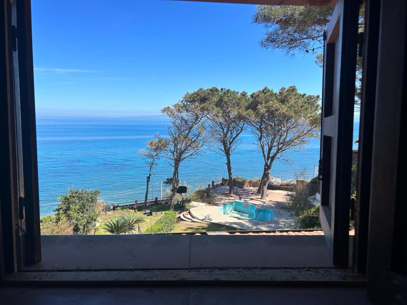 Villa Amalia Sul Mare 메시나 외부 사진